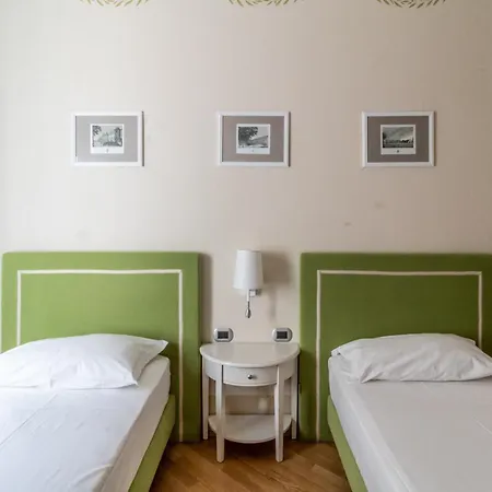 Casa Isolani Piazza Maggiore 1 Болонья