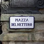 Casa Isolani Piazza Maggiore 1 4* Bologna