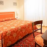 Casa Isolani Piazza Maggiore 1 Affittacamere 4*