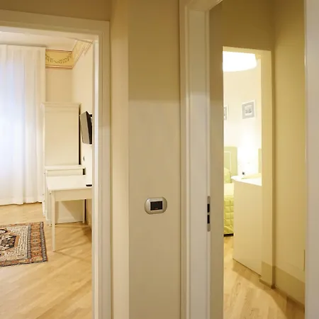 Casa Isolani Luxury Piazza Maggiore 1 Πανσιόν