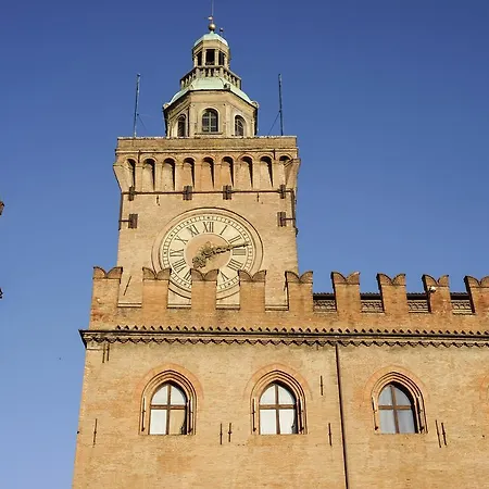 Casa Isolani Piazza Maggiore 1 4* Bologna