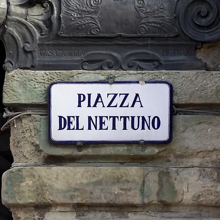 Casa Isolani Piazza Maggiore 1 4* Bologna