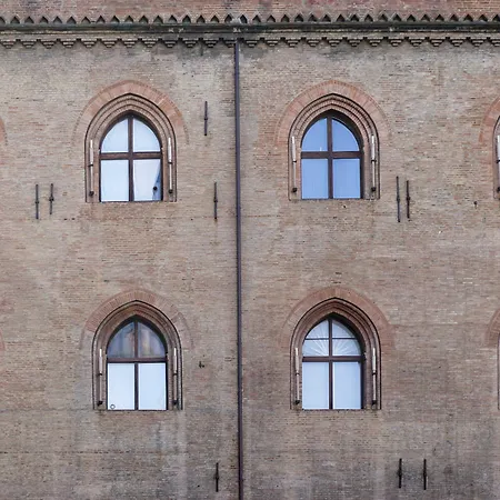 Guest house Casa Isolani Luxury Piazza Maggiore 1 2*