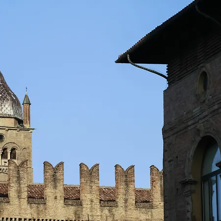 Casa Isolani Luxury Piazza Maggiore 1 2* Bolonha