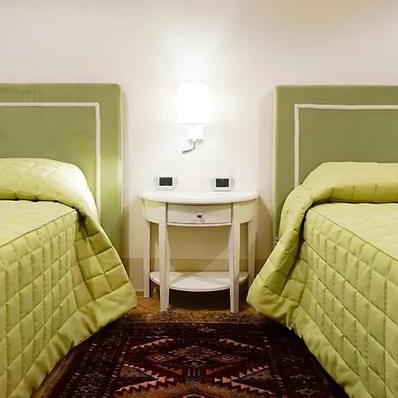 Casa Isolani Piazza Maggiore 1 4* Bologna