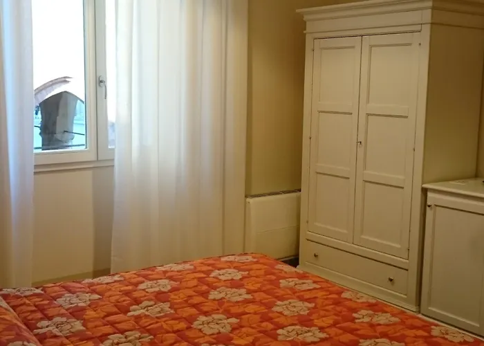 Casa Isolani Piazza Maggiore 1