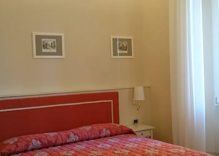 Pensión Casa Isolani Piazza Maggiore 1 4*