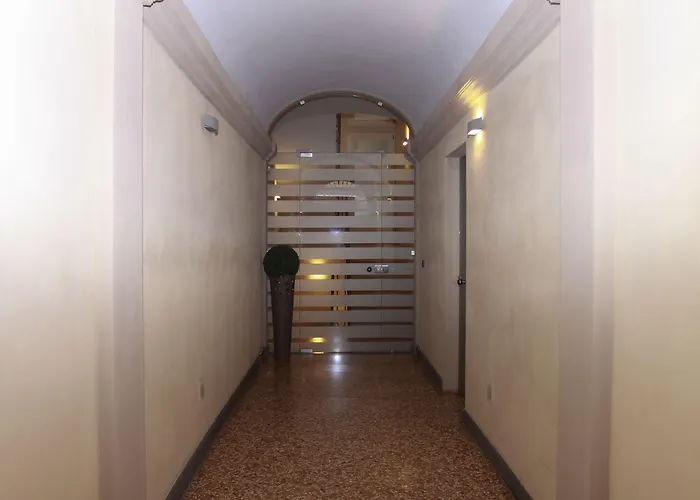 Casa Isolani Piazza Maggiore 1