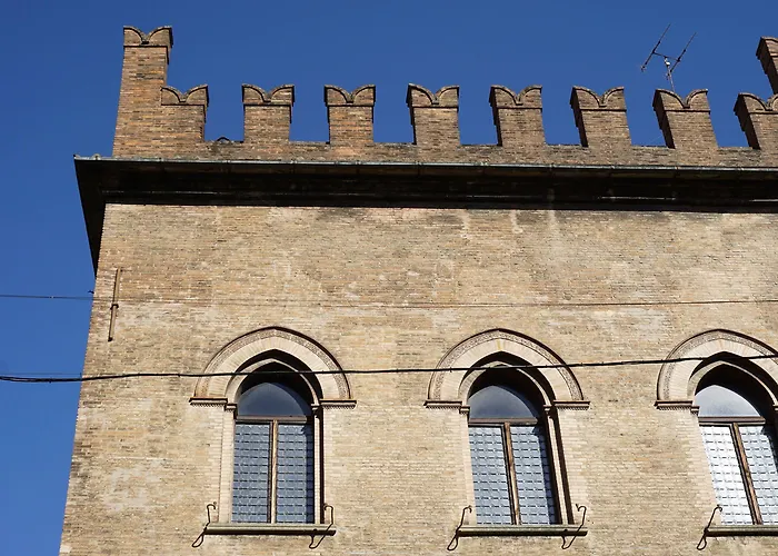 Casa Isolani Piazza Maggiore 1 4*