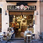 Casa Isolani Piazza Maggiore 1 Bologna