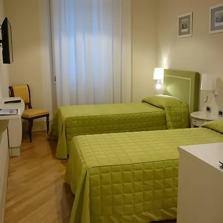 Pensjonat Casa Isolani Luxury Piazza Maggiore 1 4*