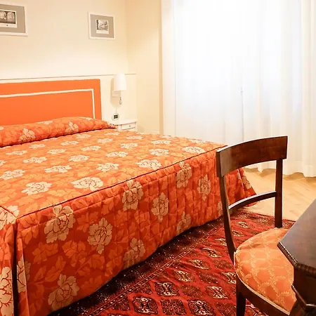 Casa Isolani Luxury Piazza Maggiore 1 Pensjonat 4*