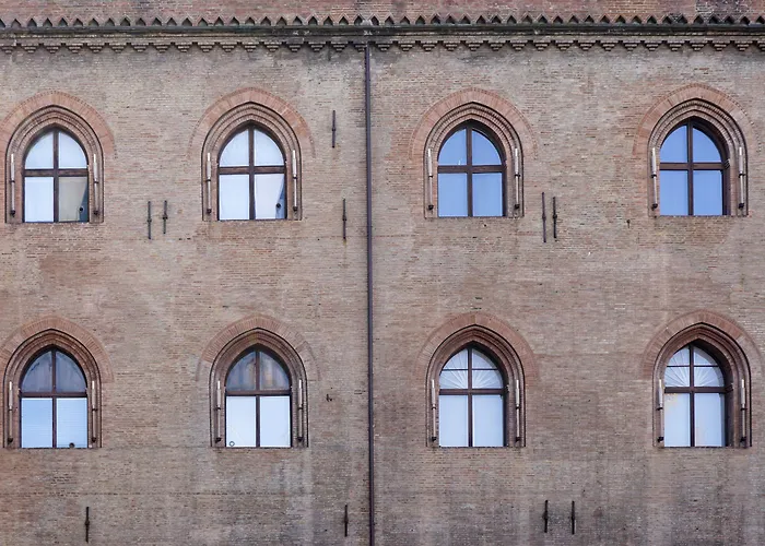 Casa Isolani Piazza Maggiore 1