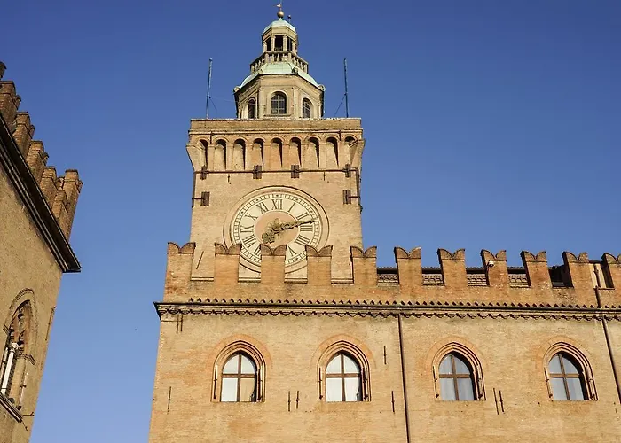 Casa Isolani Piazza Maggiore 1 4* Bologna