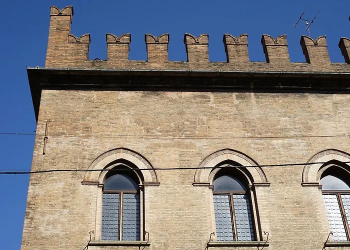 Casa Isolani Piazza Maggiore 1