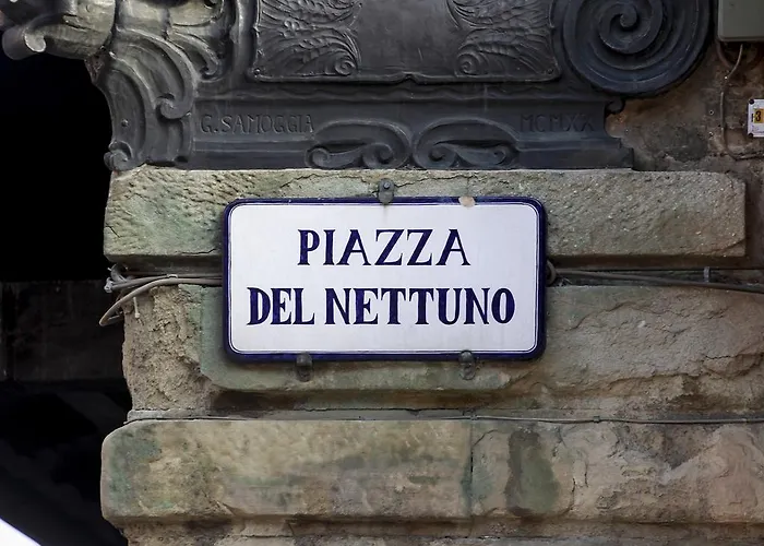 Casa Isolani Piazza Maggiore 1 4* Bologna